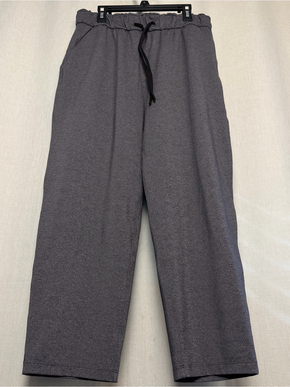 lululemon athletica Women’s Charcoal Gray Drawstring On the Fly Crop Pant